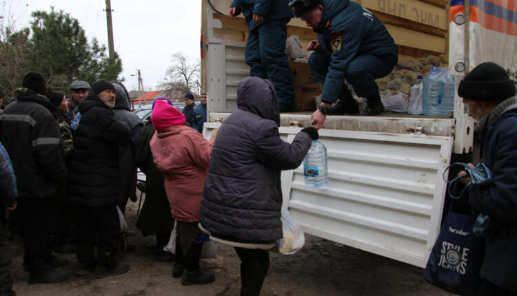 В Павлополе, Талаковке, Новоселовке и Мирном начаты восстановительные работы и раздается гуманитарная помощь жителям