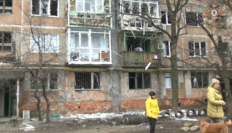 Разрушения на улице Болотникова в Горловке (видео)