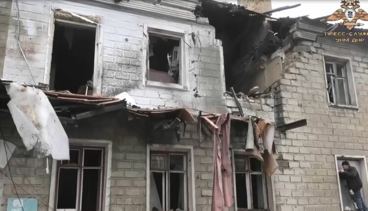 Разрушения после обстрела ВФУ в Кировском районе Донецка (видео)