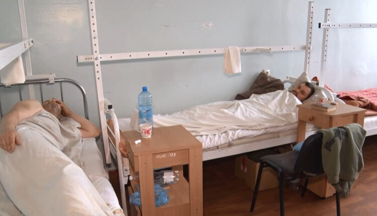 Украинских пленных лечат под звуки «прилётов» со стороны их сослуживцев