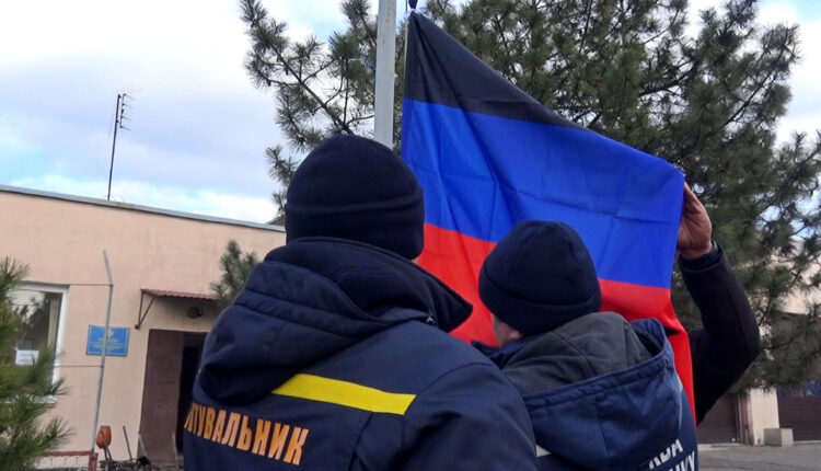 Спасатели освобожденных Мангуша и Ялты пополнили ряды сотрудников МЧС ДНР