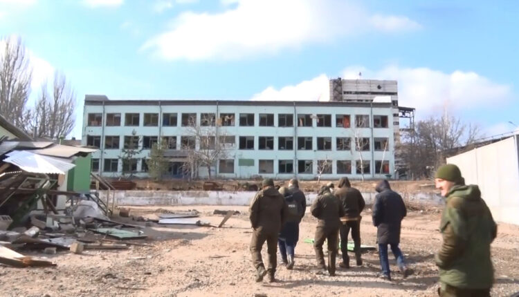 Отступая из Донского, украинские боевики старались нанести максимальный ущерб химико-металлургическому заводу.