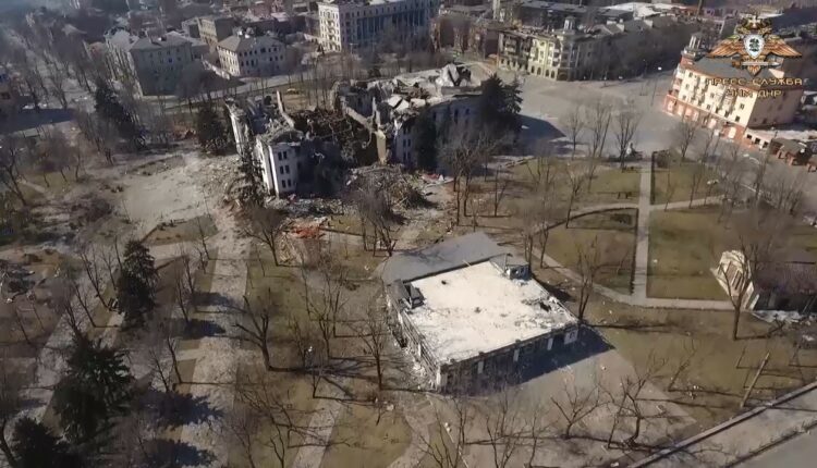 Боевики «Азова» подорвали драмтеатр, в котором располагался их штаб