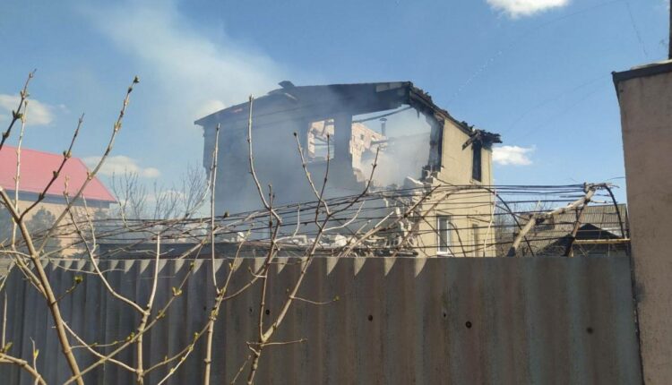 Разрушенный дом после атаки ВФУ в Куйбышевском районе Донецка