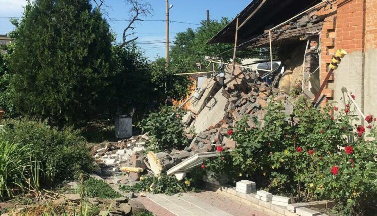Последствия обстрела ВФУ в Калининском районе Донецка