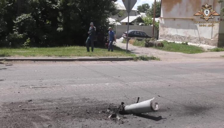 Последствия обстрела со стороны ВФУ в Кировском районе