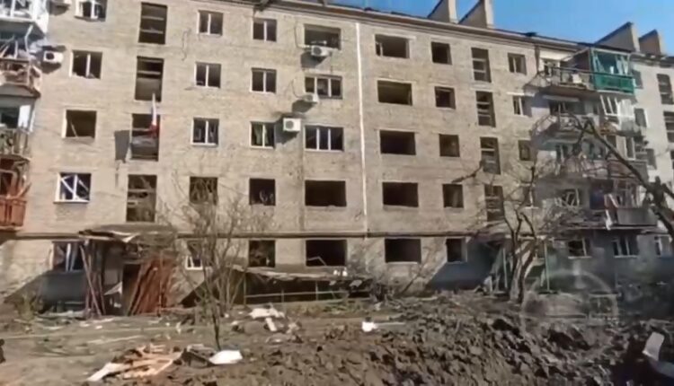 Последствия атаки ВФУ по центру Донецка (видео)