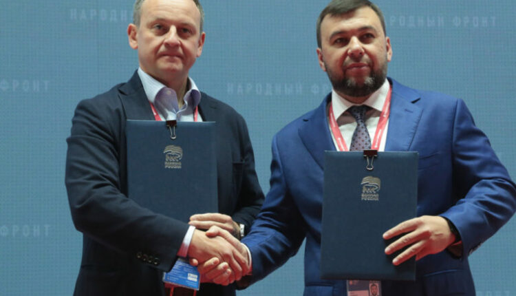 Денис Пушилин и Александр Сидякин подписали Соглашение о сотрудничестве между ДНР и Гуманитарным центром «Единой России»