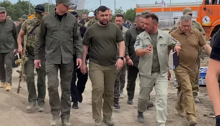 Денис Пушилин и Тимур Иванов посетили объекты, которые возводят российские военные строители в Мариуполе