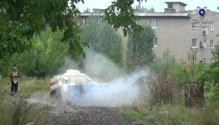 Саперы очищают жилые кварталы Донецка и Макеевки от «Лепестков»