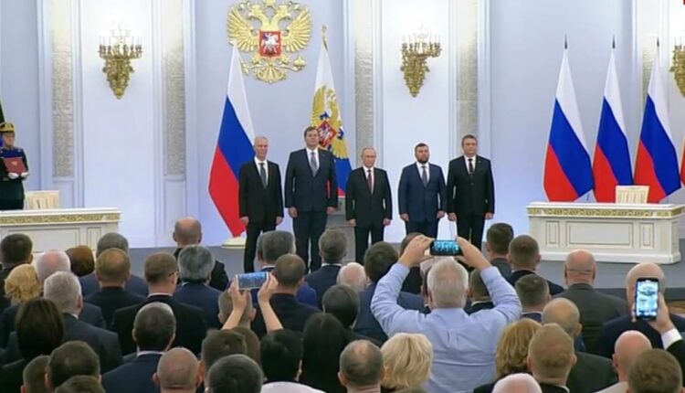 Владимир Путин и Денис Пушилин подписали договор о принятии ДНР в состав Российской Федерации