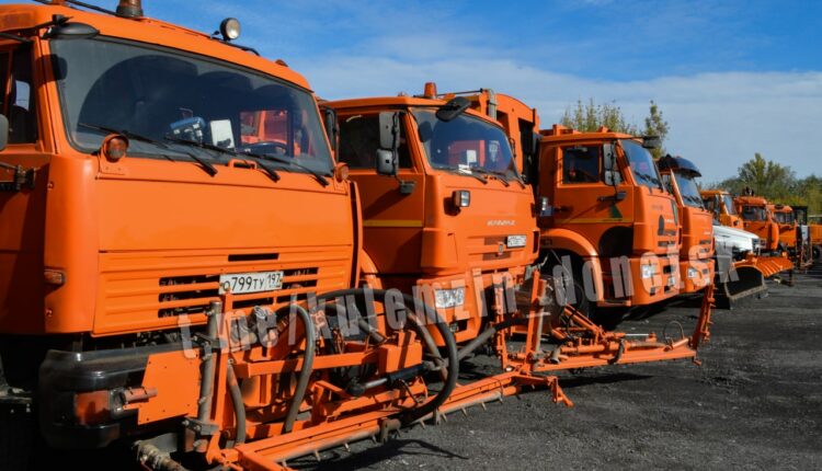 В Донецк прибыло порядка 170 единиц коммунальной техники, переданной Правительством Москвы