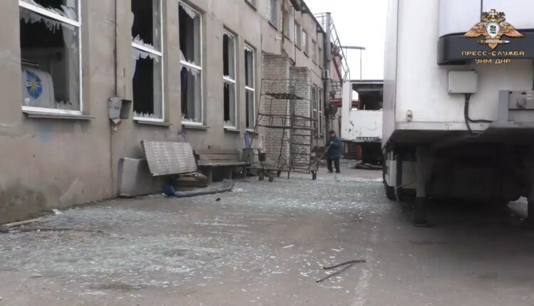 Последствия обстрела со стороны ВФУ в Ленинском районе