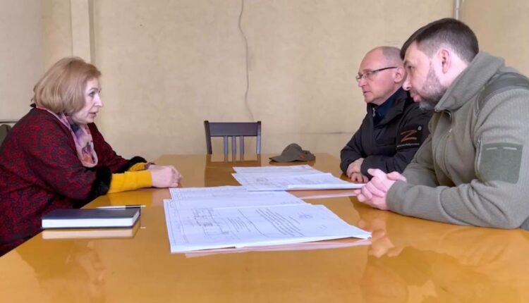 Денис Пушилин и Сергей Кириенко провели встречу с директором онецкого республиканского протезно-ортопедического центра