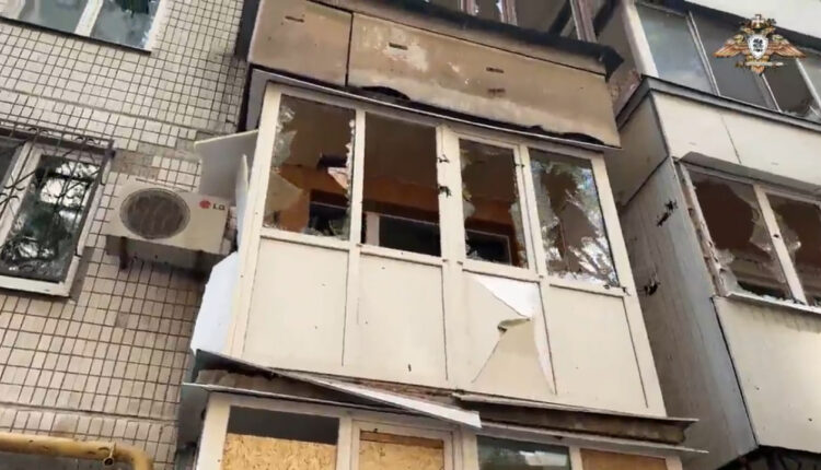 Последствия обстрела со стороны ВФУ центра Донецка.