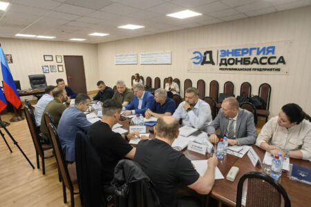 Александр Новак и Денис Пушилин обсудили вопросы энергетической безопасности Республики